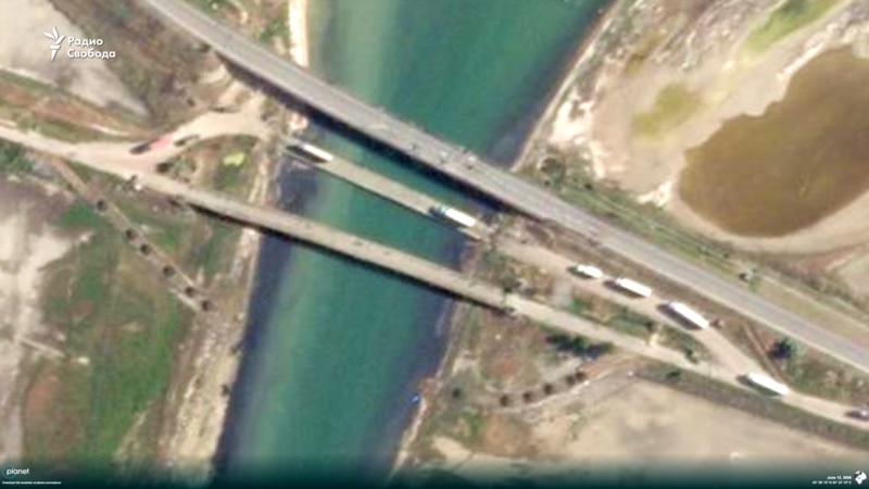 Ukrainian forces target Crimea supply routes and Sevastopol military facility