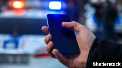Rusia intenționează să urmărească străinii prin intermediul telefoanelor