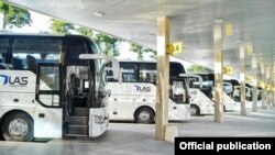 "Uzautotrans service" автобуслари.