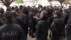 «Տարին սկսվել է, չգիտենք ոնց աշխատենք». բեռնատարների վարորդները կրկին Կառավարություն էին եկել