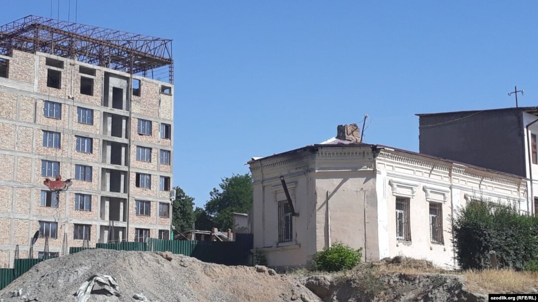 Бош вазир бузишни буюрган 7 қаватлик янги иморат.