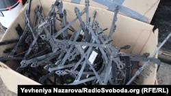 Кожен дрон перед відправкою на позиції проходить перевірку і обльот майстрами технічного відділу