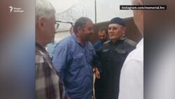 Чеченский правозащитник Оюб Титиев вышел на свободу
