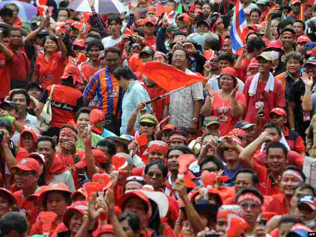 Тайлянд: працягваюцца акцыі пратэсту прыхільнікаў былога прэм'ер-міністра краіны, якія патрабуюць датэрміновых выбараў
