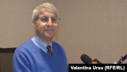 Thomas Kent în studioul Europei Libere de la Chișinău