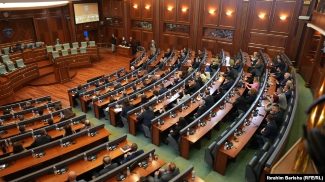 Prej mesit të prillit, seancat në Kuvendin e Kosovës nuk zgjasin më shumë se 2-3 minuta.