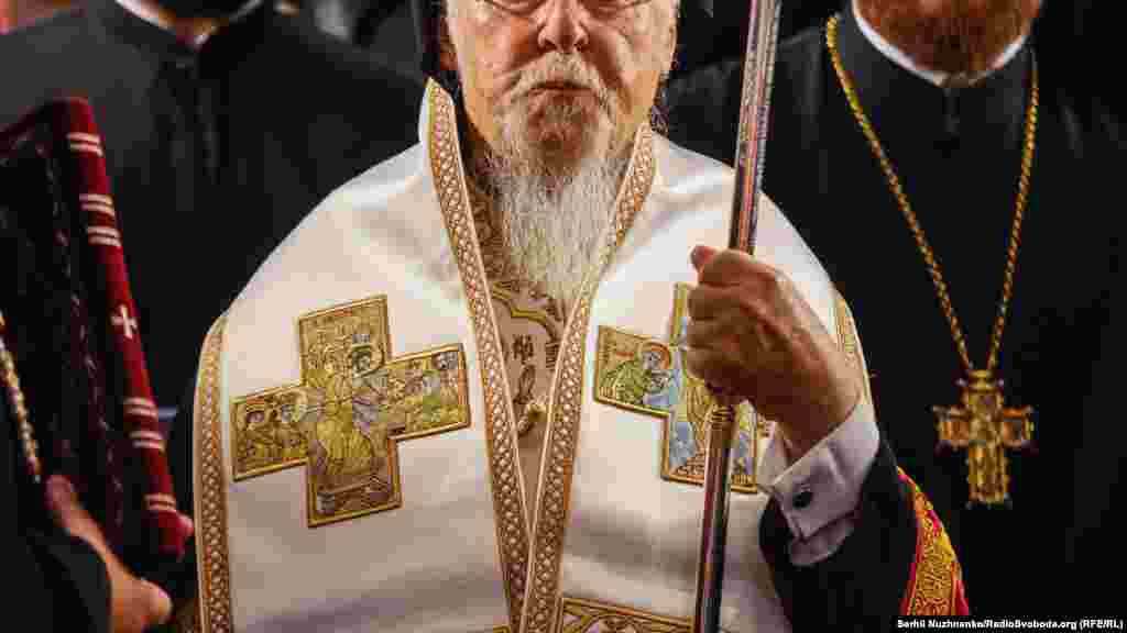 Патріарх Варфоломій подарував митрополиту Київському і всієї України Епіфанію лампаду із зображенням архістратига Михаїла