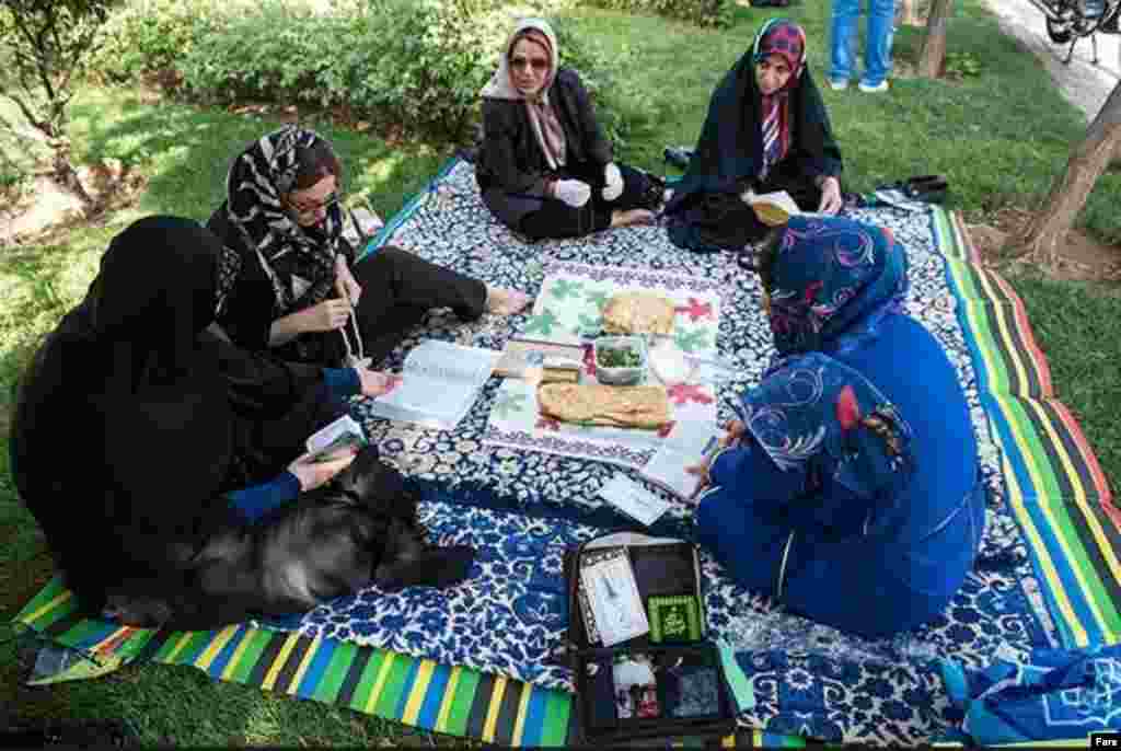 انتظار کنکوری با طعم نان بربری و پنیر و سبزی.