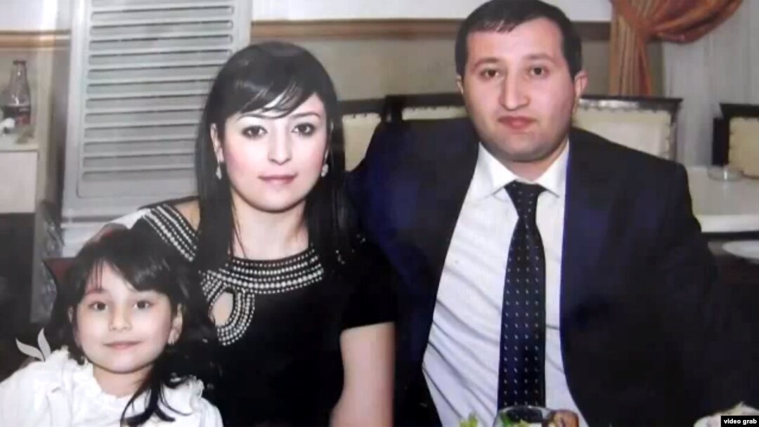 Pərviz Həşimli ailəsi ilə birlikdə