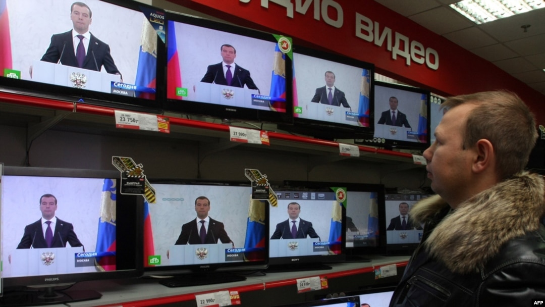 Президент России Дмитрий Медведев обратился с ежегодным посланием к парламентариям
