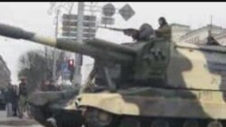 Як танкі па Менску езьдзілі
