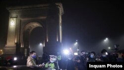Romania, București, control după impunerea interdicție de circulație pe timpul nopții, 9 noiembrie 2020.
