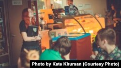 Свае вершы чытае Эмілія Вольная