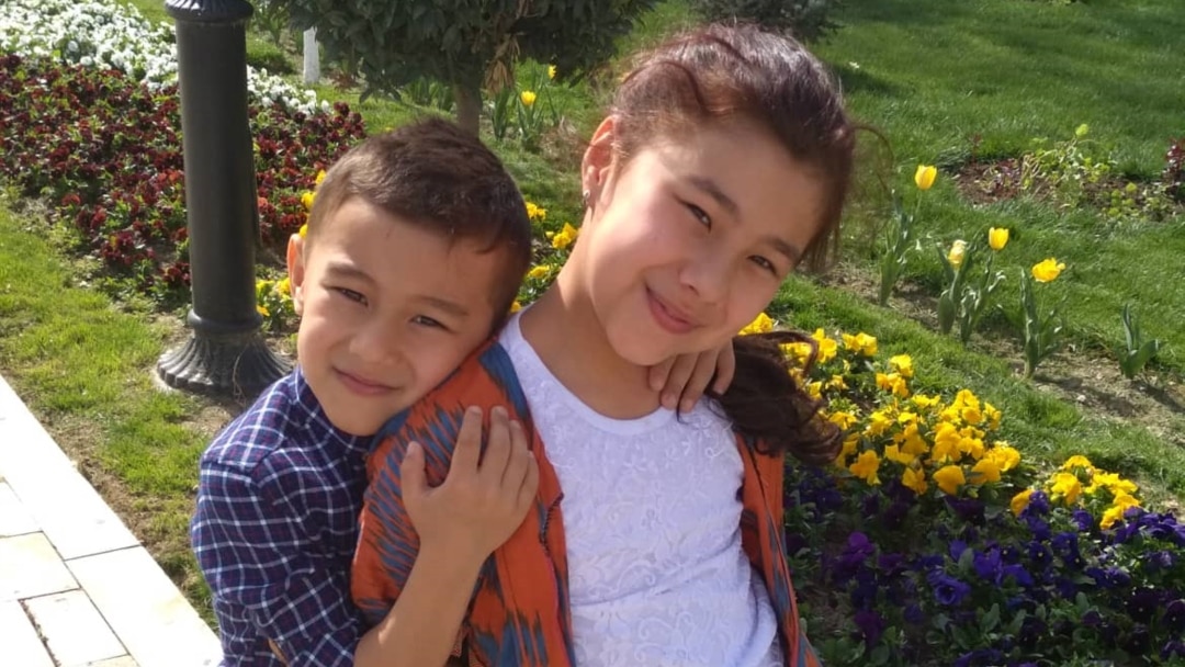 Ayollarning mushukiga tukli iz fotosurati