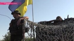 Під Донецьким аеропортом бої не припиняються – український боєць