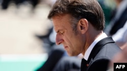Френският президент Еманюел Макрон на церемония по случай 80-ата годишнина от клането на 643 души от нацистките германски сили в Орадур-сюр-Глан, югозападна Франция, 10 юни 2024 г.
