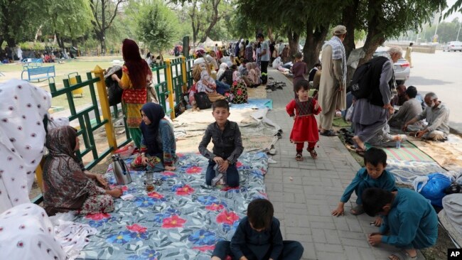 تعدادی از افغانهای مهاجر در شهر اسلام آباد پاکستان 