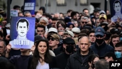 راهپیمایی بیش از ۳۰۰۰ نفر در لیون برای بزرگداشت کوئنتَن درَنک