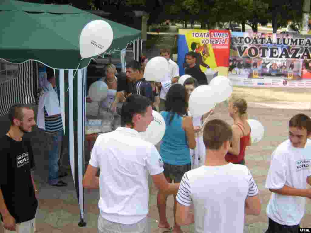 „Toata lumea votează” - Foto: Asociatia obsteasca “Eco-Razeni”, r. Ialoveni