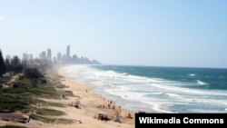 Surata düşüren: Peter Symonds.