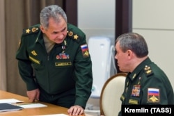 Сергей Шойгу (слева) и Валерий Герасимов