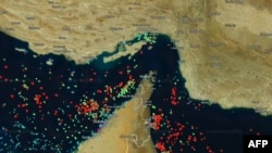 Ормузский пролив: скриншот сайта MarineTraffic 21 апреля 