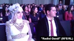 Соли 2015 Фарзонаву ҳамсараш Фаридун барандаи ҷоизаи "Tamoshow Music Awards" дар Душанбе шуданд
