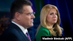 За кресло главы государства борются Марош Шефчович (л) и Зузанна Капутова