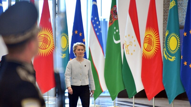 MA-ÝB sammitiniň yz ýany, synçylar Türkmenistanyň daşary syýasatyndaky soraglara ünsi çekýär