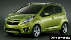 Автомобиль марки Chevrolet Spark.