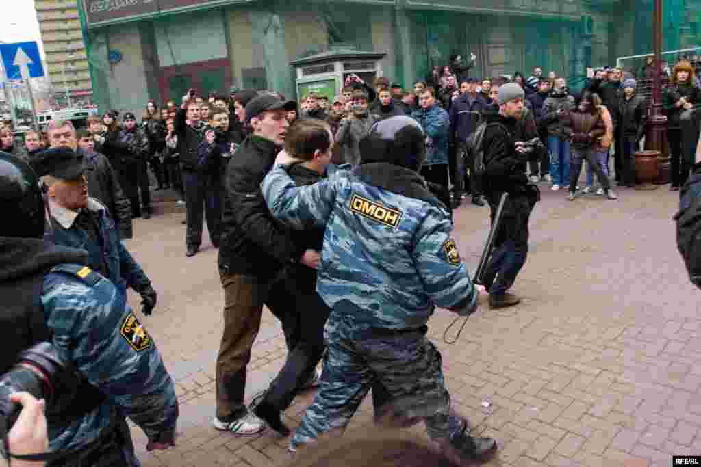 Palestine -- Hamas leader Nizar Rayyan at the Jabalia refugee camp in the northern Gaza Strip, 14Sep2007