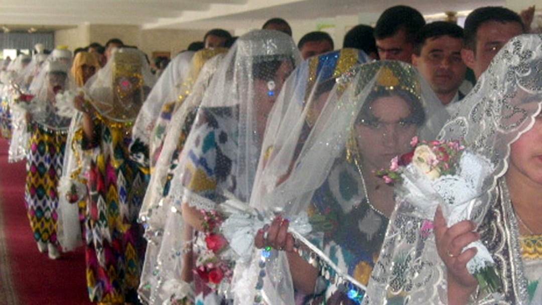 Сексуалдық торнадо тілі Секс орыс әкесі қызы