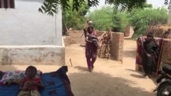 سیند کې حکومت سېلاب ځپلو ته د یوې خونې کورونه جوړوي