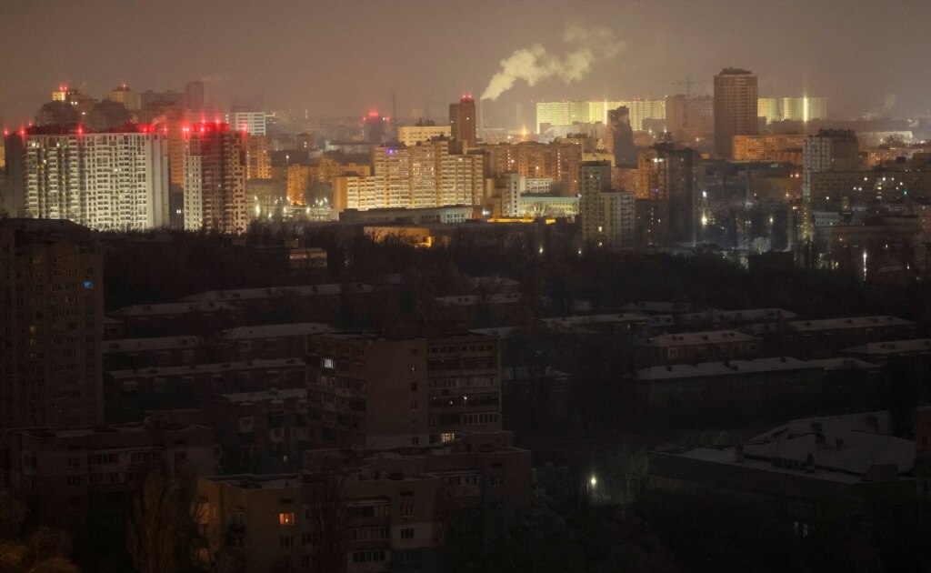 რუსეთის იერიშის შემდეგ კიევის რაიონების უმეტესობა უსინათლოდაა დარჩენილი