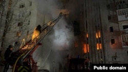 უკრაინის სუმის ოლქის სამხედრო ადმინისტრაციის ინფორმაციით, ერთ-ერთი რუსული დრონი ოხტირსკის რაიონში მოხვდა მრავალბინიან სახლს. 2025 წლის 8 დეკემბერი