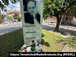 Пам'ятна дошка Яцекові Куроню у Львові