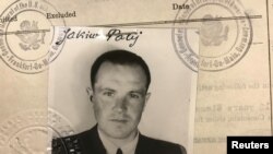 АКШ Германияга депортациялаган Яков Палийдин 1949-жылы америкалык визаны алганда тапшырган сүрөтү. 