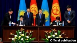 Подписание совместных документов в Бишкеке, 1 ноября 