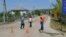 Cu ajutorul migranţilor, la Gura Galbenă au fost reparate drumurile (Foto: PNUD Moldova)