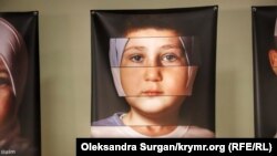 «Верность себе – не преступление»: в Киеве открылась фотовыставка о российском преследовании крымских татар (фотогалерея)
