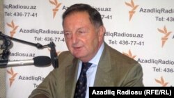 Бильге Джанкорель в студии РадиоАзадлыг, 27 августа 2010