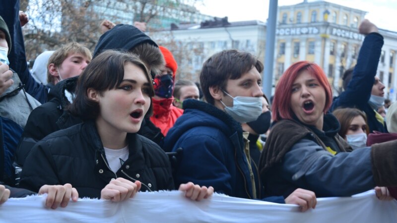 Коррупция, арест Навального, коронавирусные ограничения. Из-за чего россияне чаще всего выходили на протесты в 2021 году?