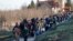 Migrantët në Serbi drejt kufirit me Hungarinë më 6 shkurt, 2020.