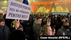  Manifestanții cer o justiție mai transparentă și mai eficientă, precum și măsuri ferme împotriva corupției