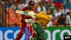 د جنوبي افريقا لوبغاړی ريکلټن د جنورۍ پر ۲۶مه د وېسټ انډيز خلاف توپوهنه کوي ـ انځور له ارشيفه