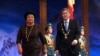 Қырғызстан экс-президенттері Алмазбек Атамбаев пен Роза Отунбаева.