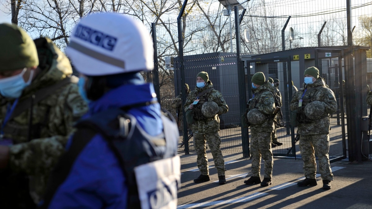 ОБСЄ зупиняє моніторинг на сході України через блокування штабквартири в Донецьку – Reuters