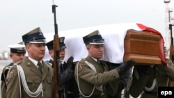 The coffin carrying the body of the late Polish First Lady Maria Kaczynska in Warsaw on April 13.