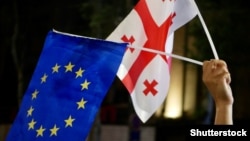 Флаги Грузии и ЕС