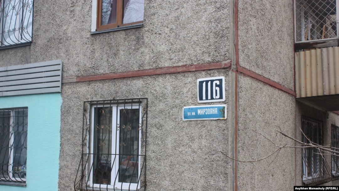 Әдемі жігіттердің порнофотосуреттері